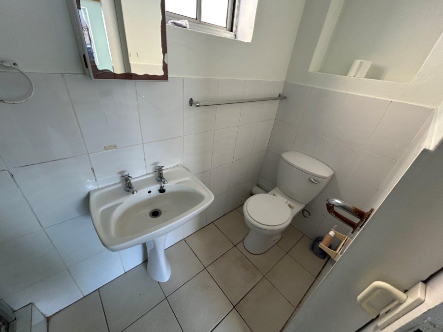 7 Bedroom Property for Sale in Wavecrest Eastern Cape